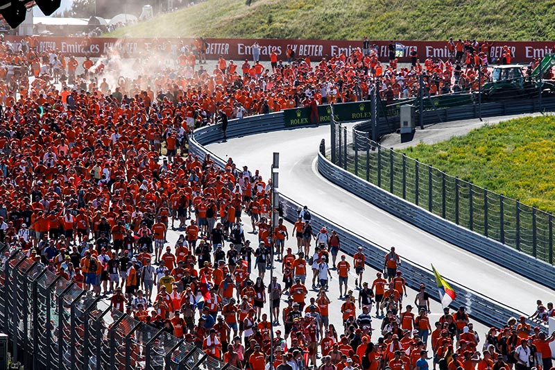 hundreds of supporters in orange at the austrian gp