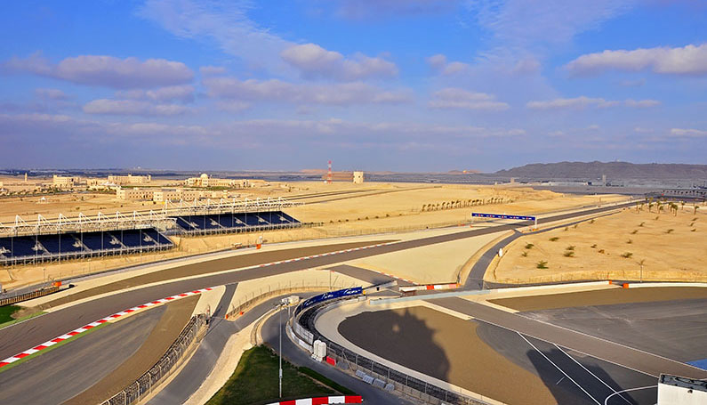 formula one circuit  in the dessert in bahrain