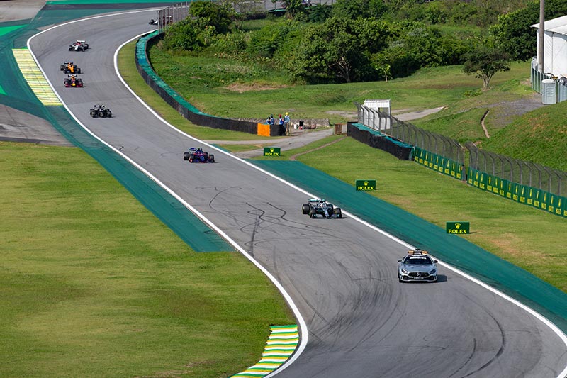 f1 cars racing in brazil