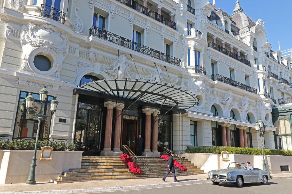 entrance to the hotel de paris