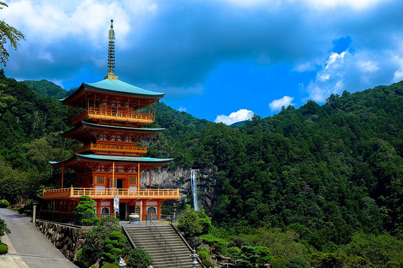 a pagoda temple in japan