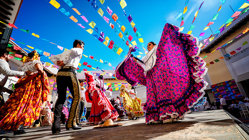 colourful dancers in mexico