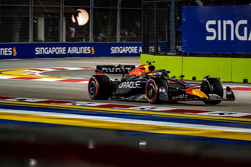 sergio perez driver in his f1 red bull car qualifying at singapore
