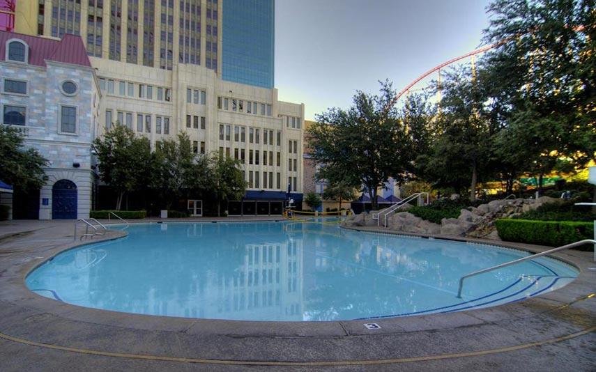 1715165460newyork-newyork-hotel-9