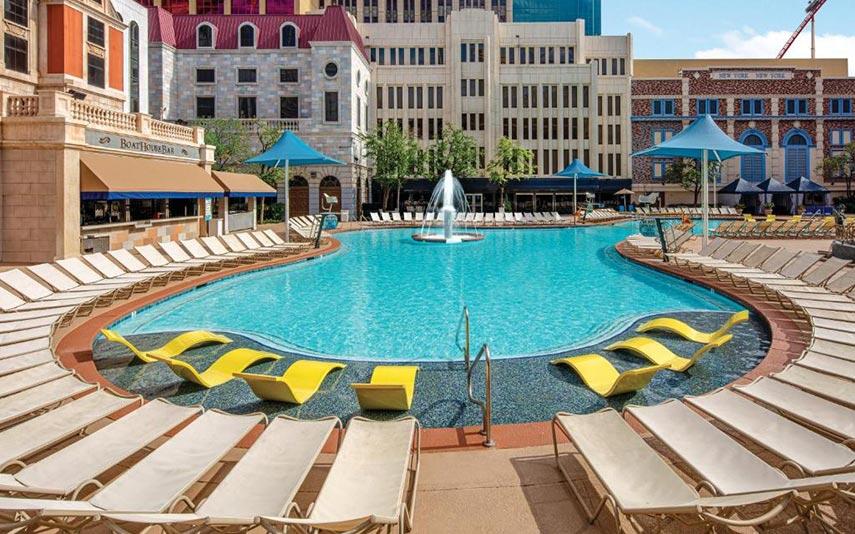 1715165461newyork-newyork-hotel-12