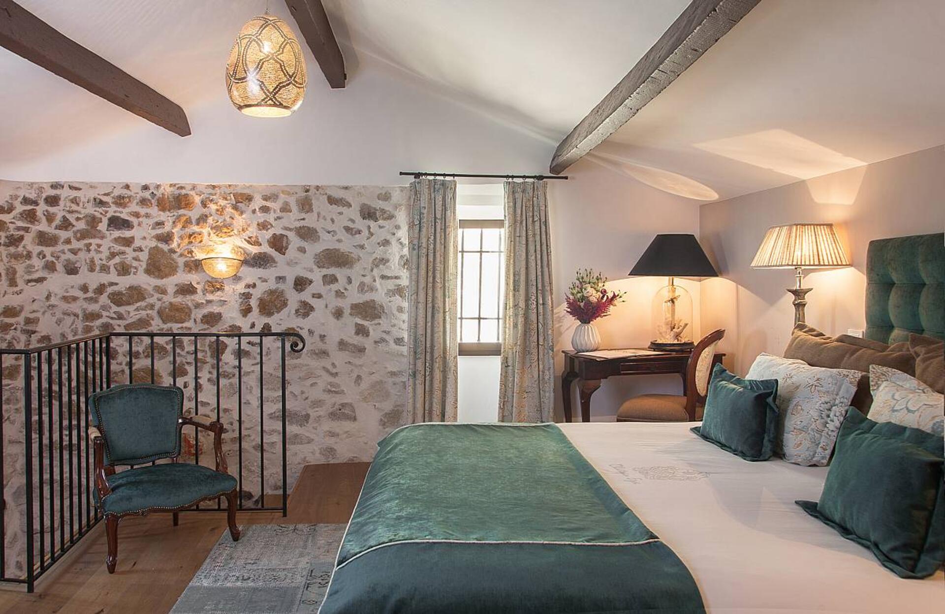 1714045238elegance10